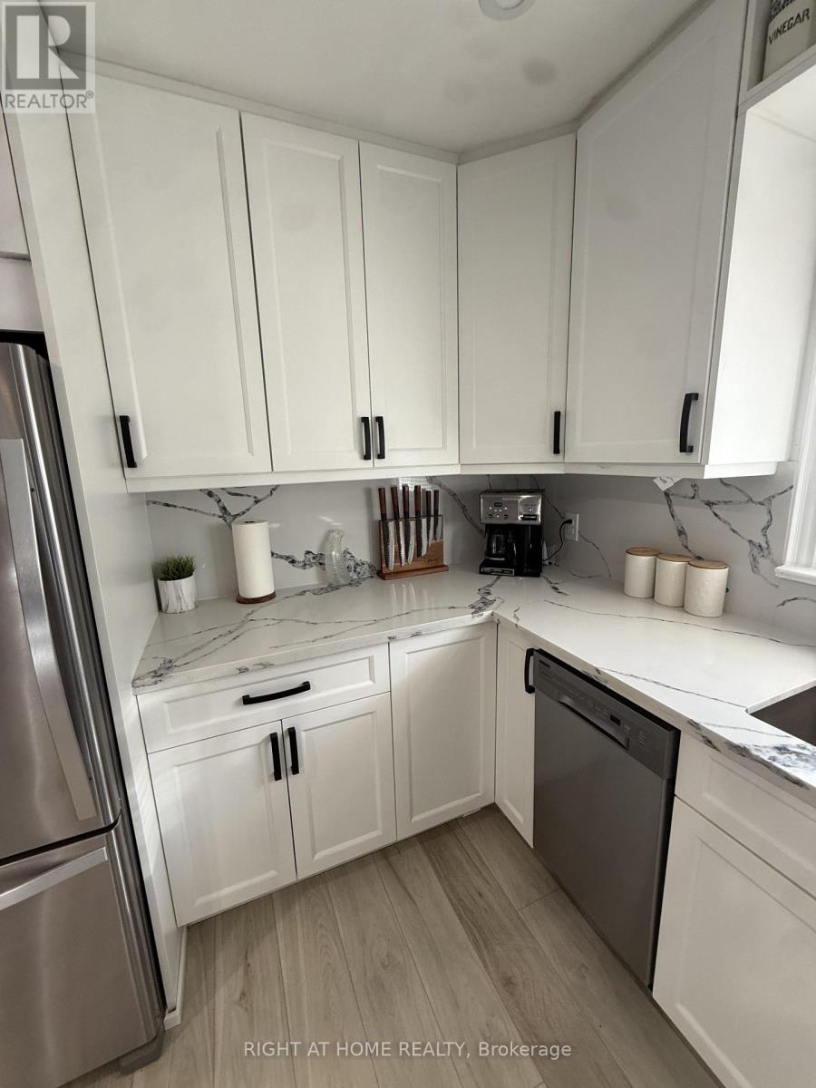 UpperFloor- 385 Mary Street North, Oshawa, ON photo 15