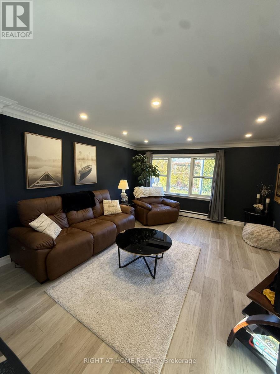 UpperFloor- 385 Mary Street North, Oshawa, ON photo 16