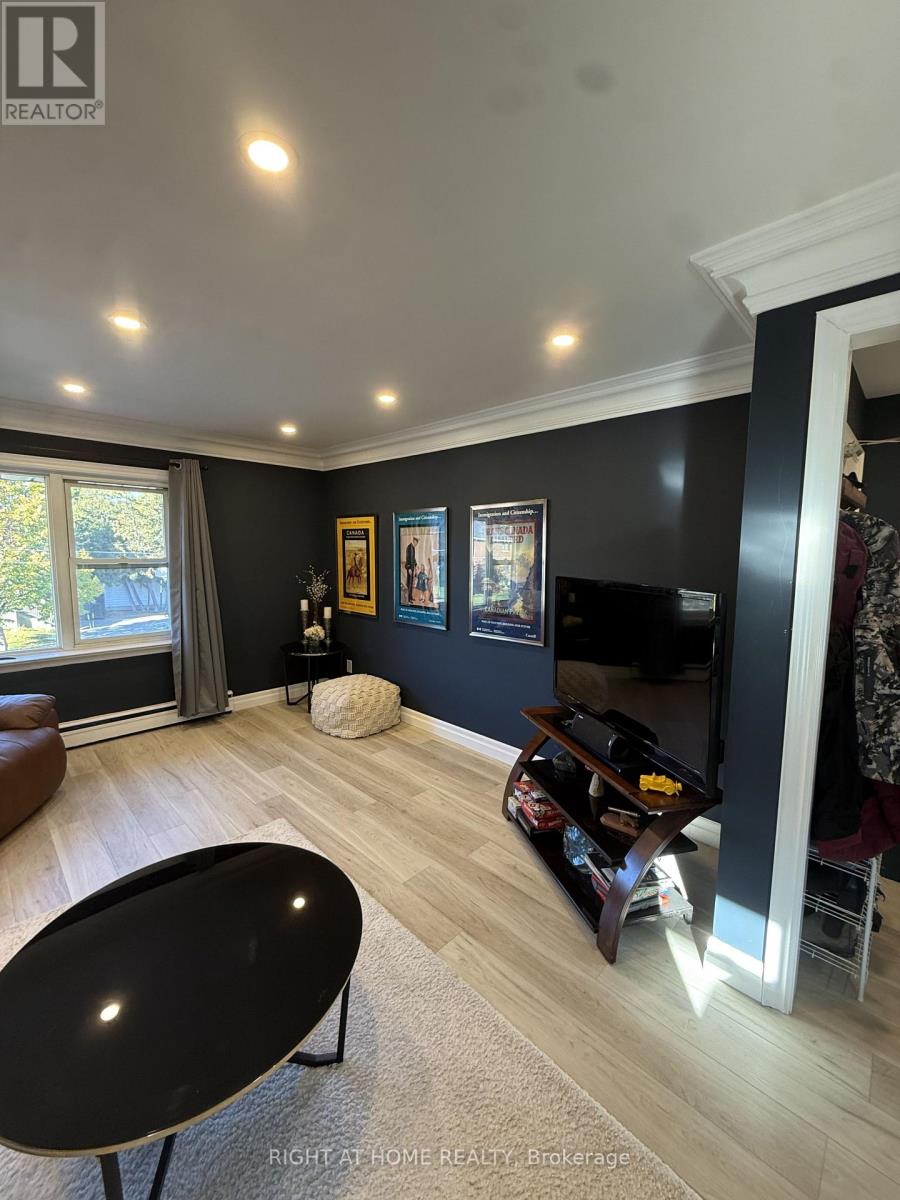 UpperFloor- 385 Mary Street North, Oshawa, ON photo 17