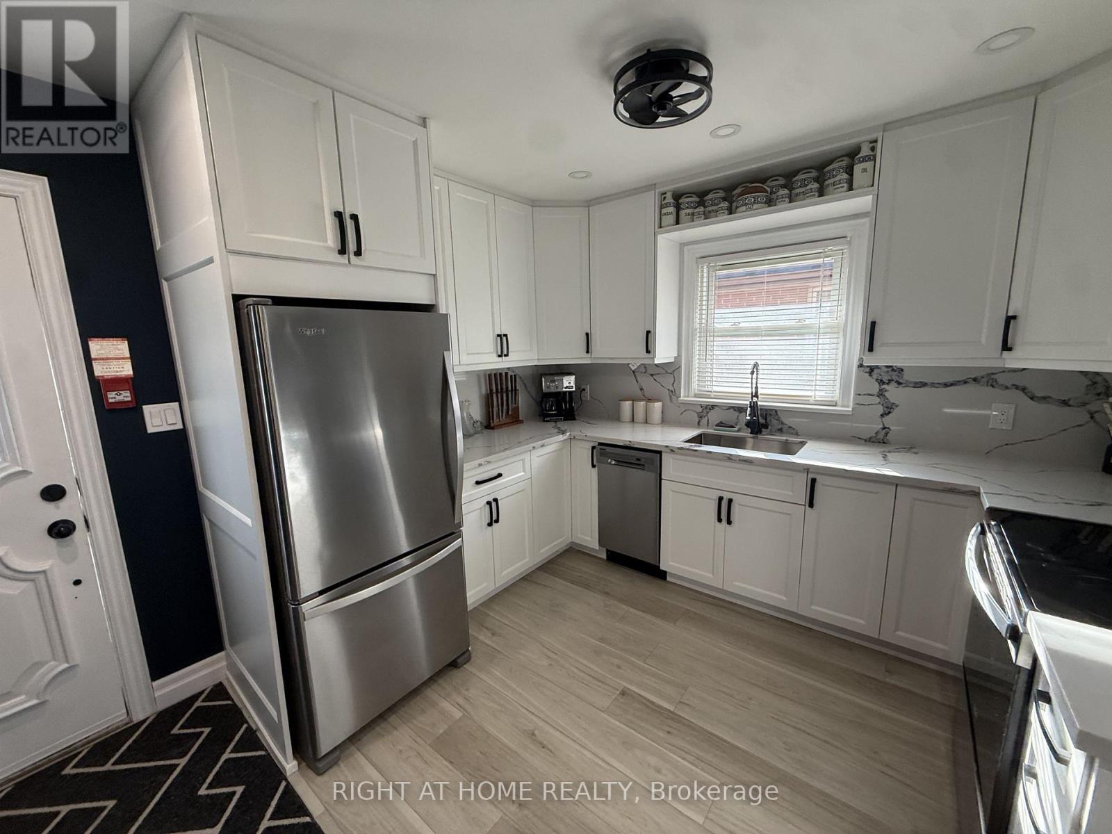 UpperFloor- 385 Mary Street North, Oshawa, ON photo 19