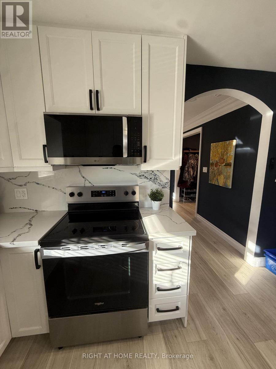 UpperFloor- 385 Mary Street North, Oshawa, ON photo 21