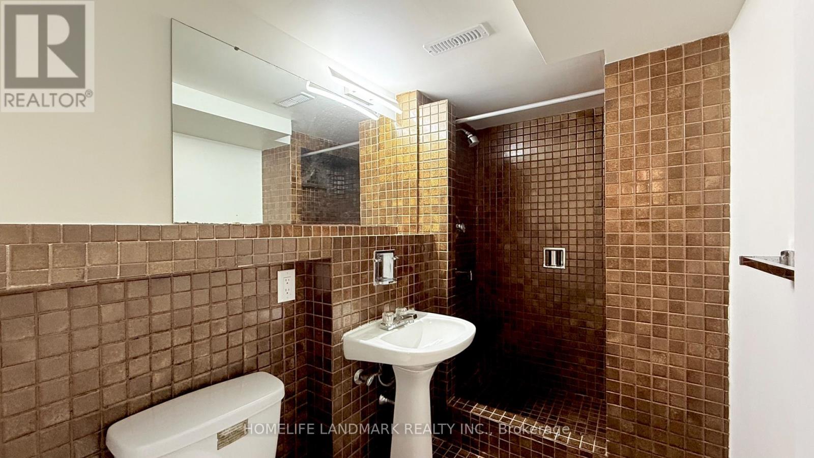 1 ALEXMUIR BOULEVARD - 34