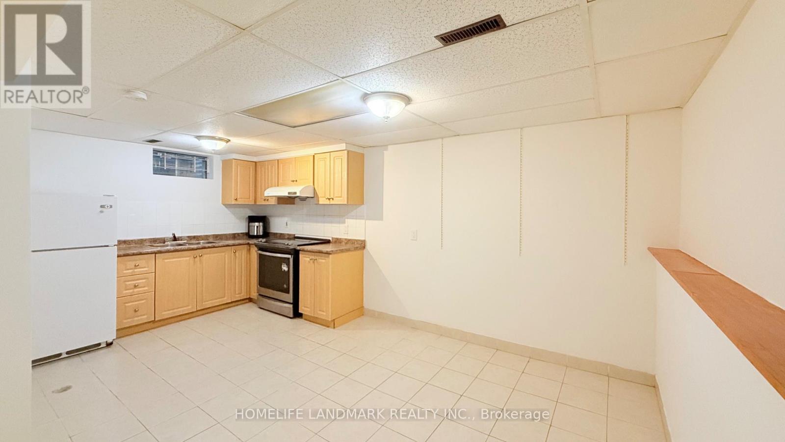 1 ALEXMUIR BOULEVARD - 35