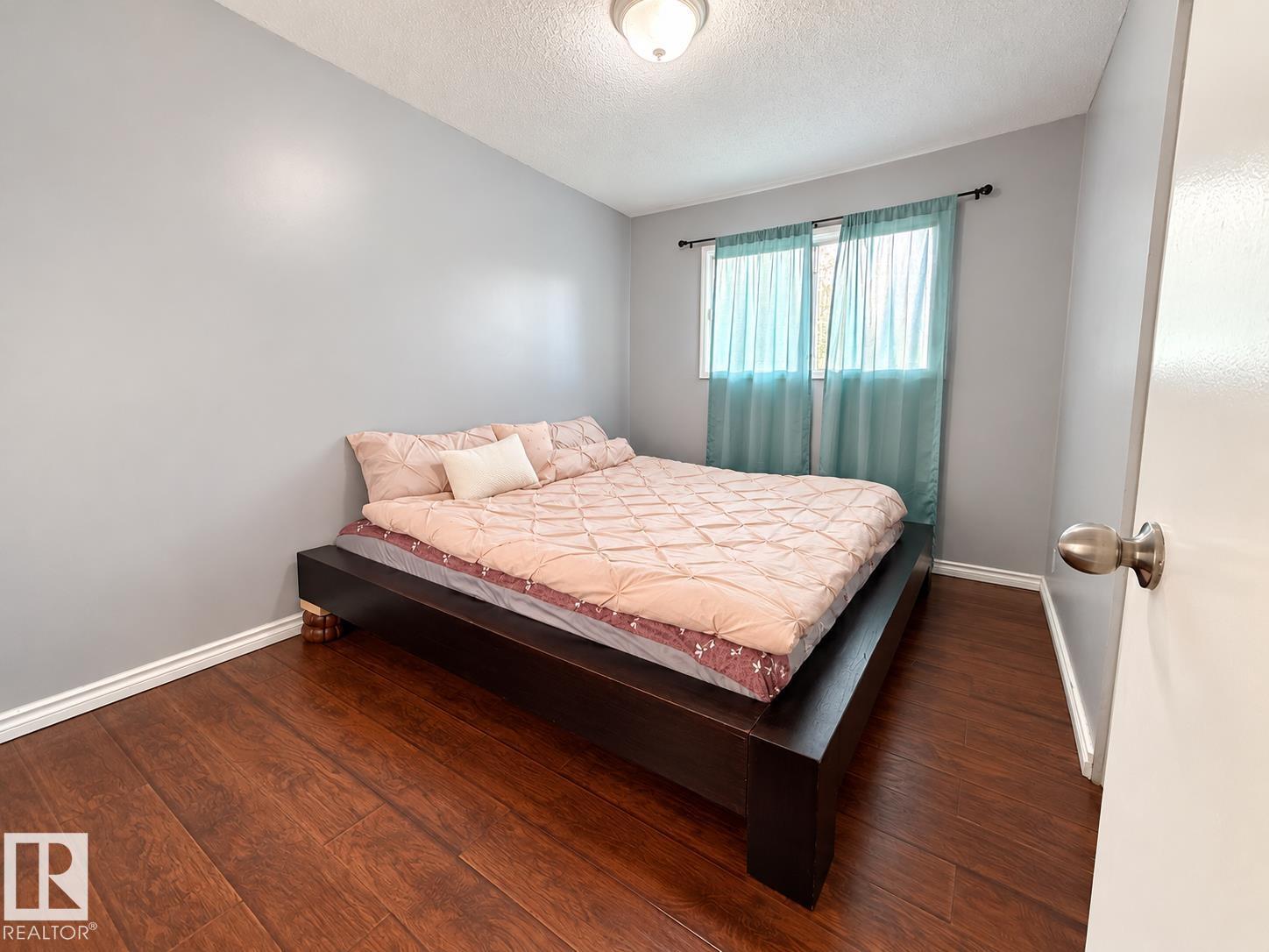 8412 35 AV NW, Edmonton — photo 11