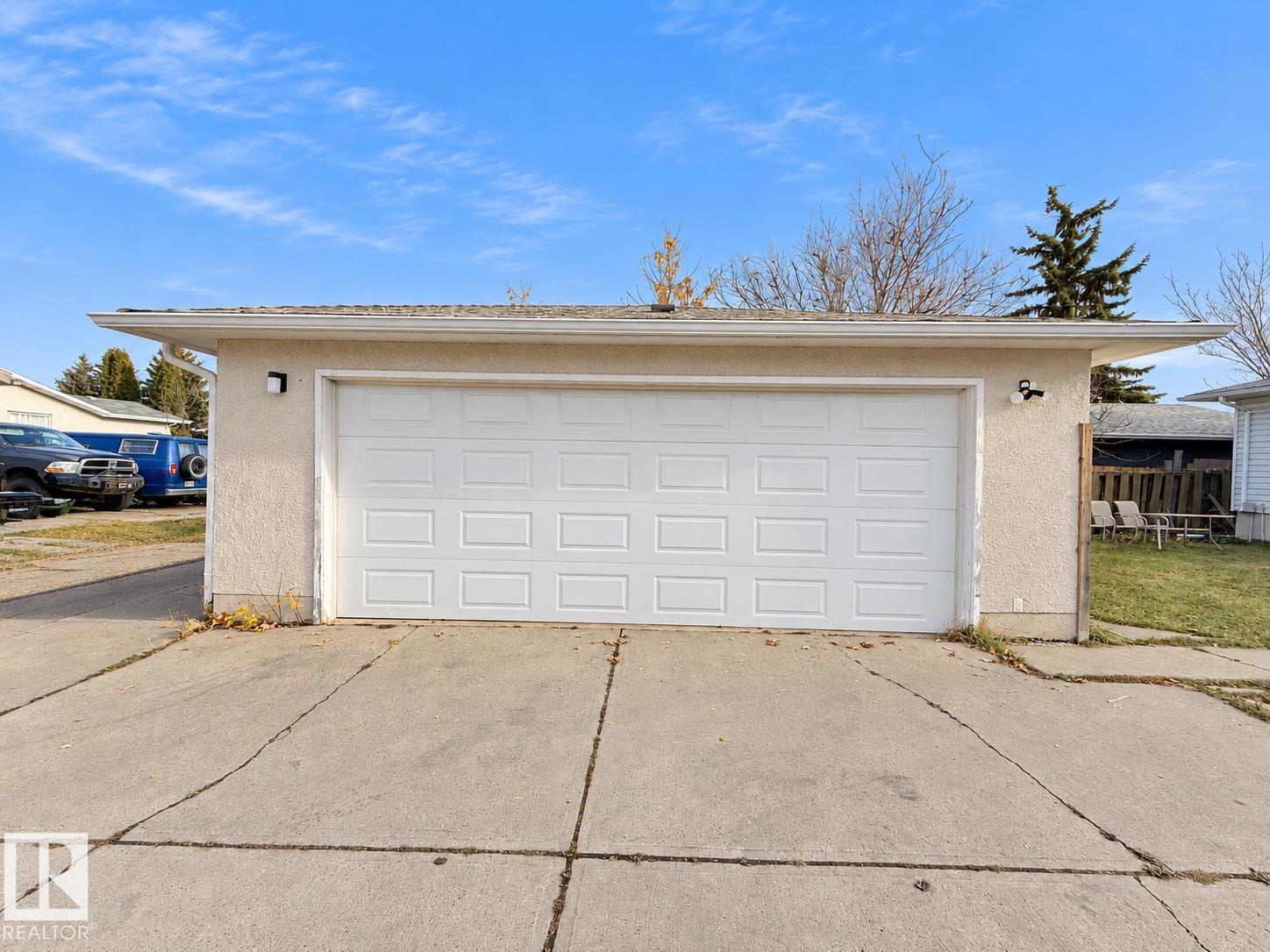 8412 35 AV NW, Edmonton — photo 19