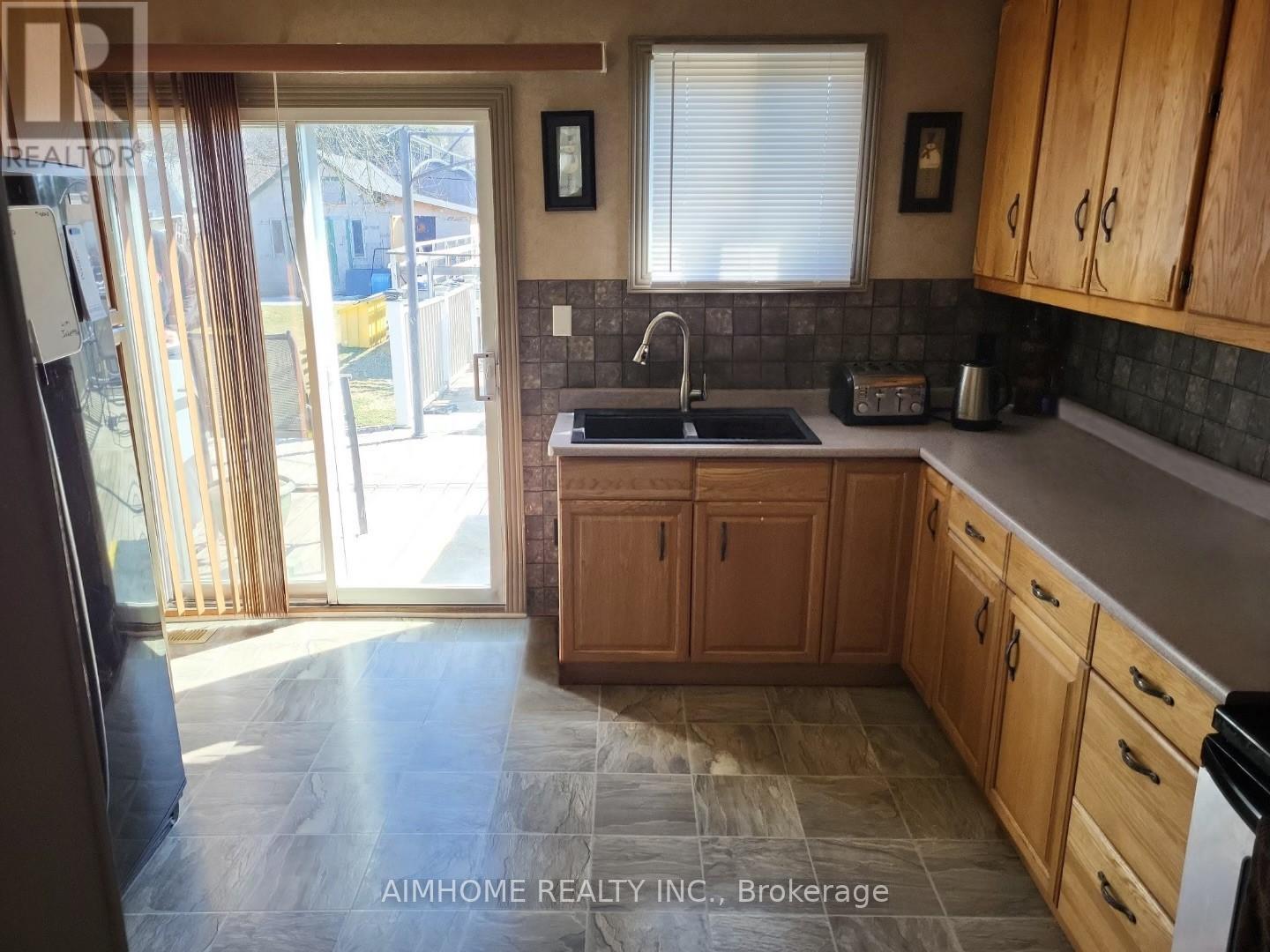 303 ANNSHIELA DRIVE, Georgina (Keswick South) — photo 4