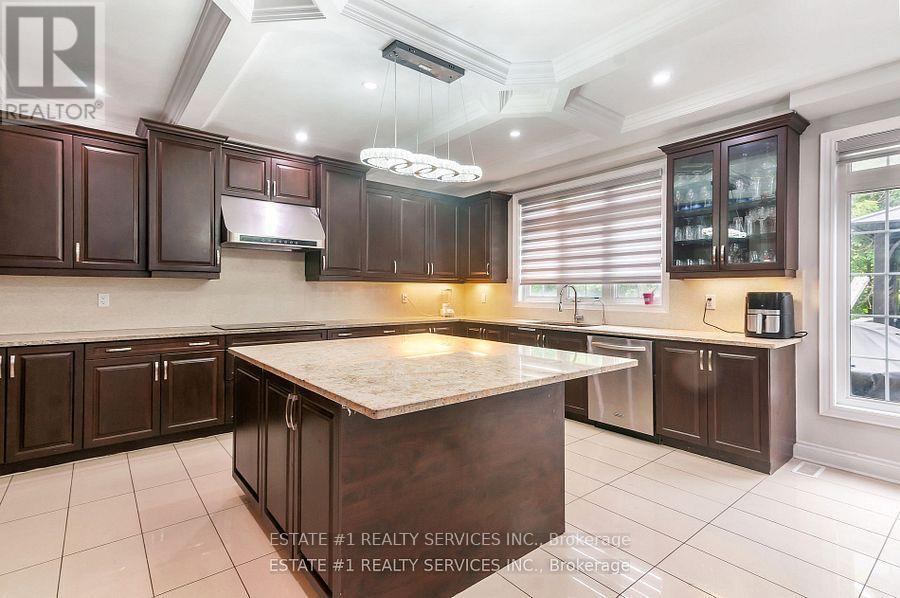 7 ASTRANIA WAY, Brampton (Credit Valley) — photo 3