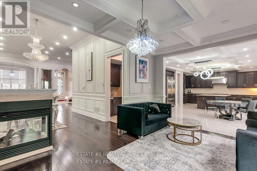 7 ASTRANIA WAY, Brampton (Credit Valley) — photo 8