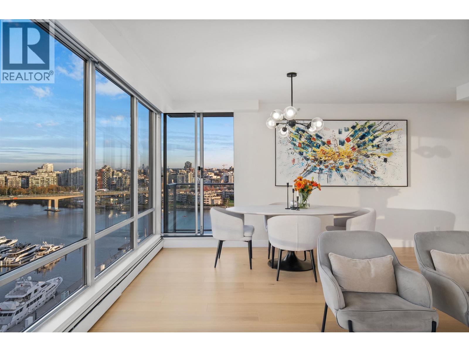 Photo 10 of 1706 1228 MARINASIDE CRESCENT