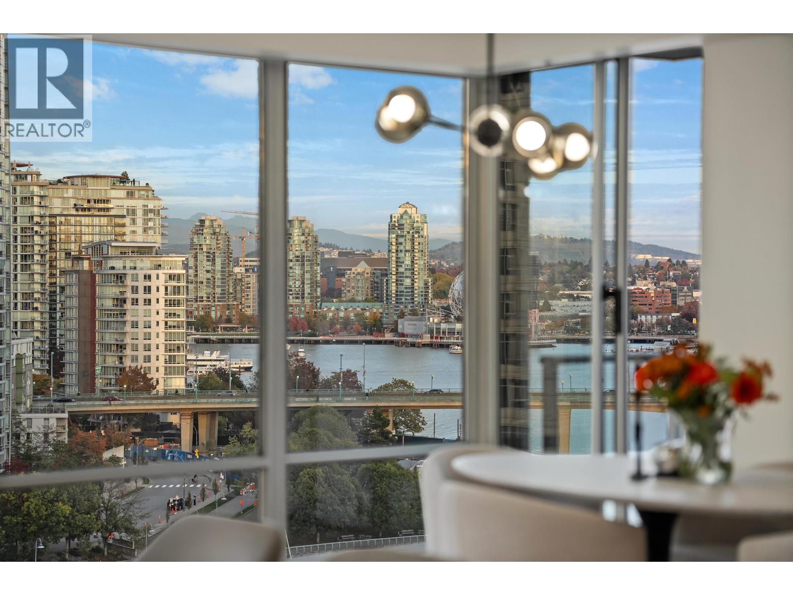 Photo 11 of 1706 1228 MARINASIDE CRESCENT