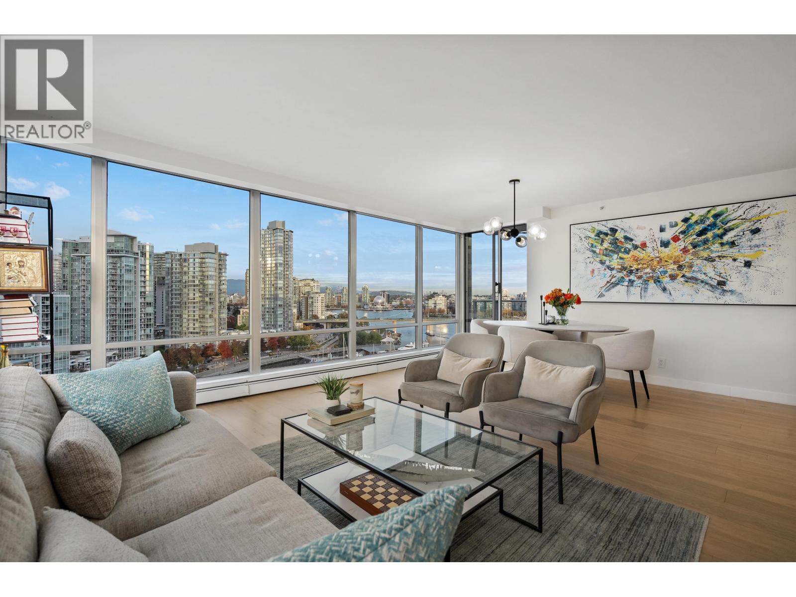 Photo 2 of 1706 1228 MARINASIDE CRESCENT