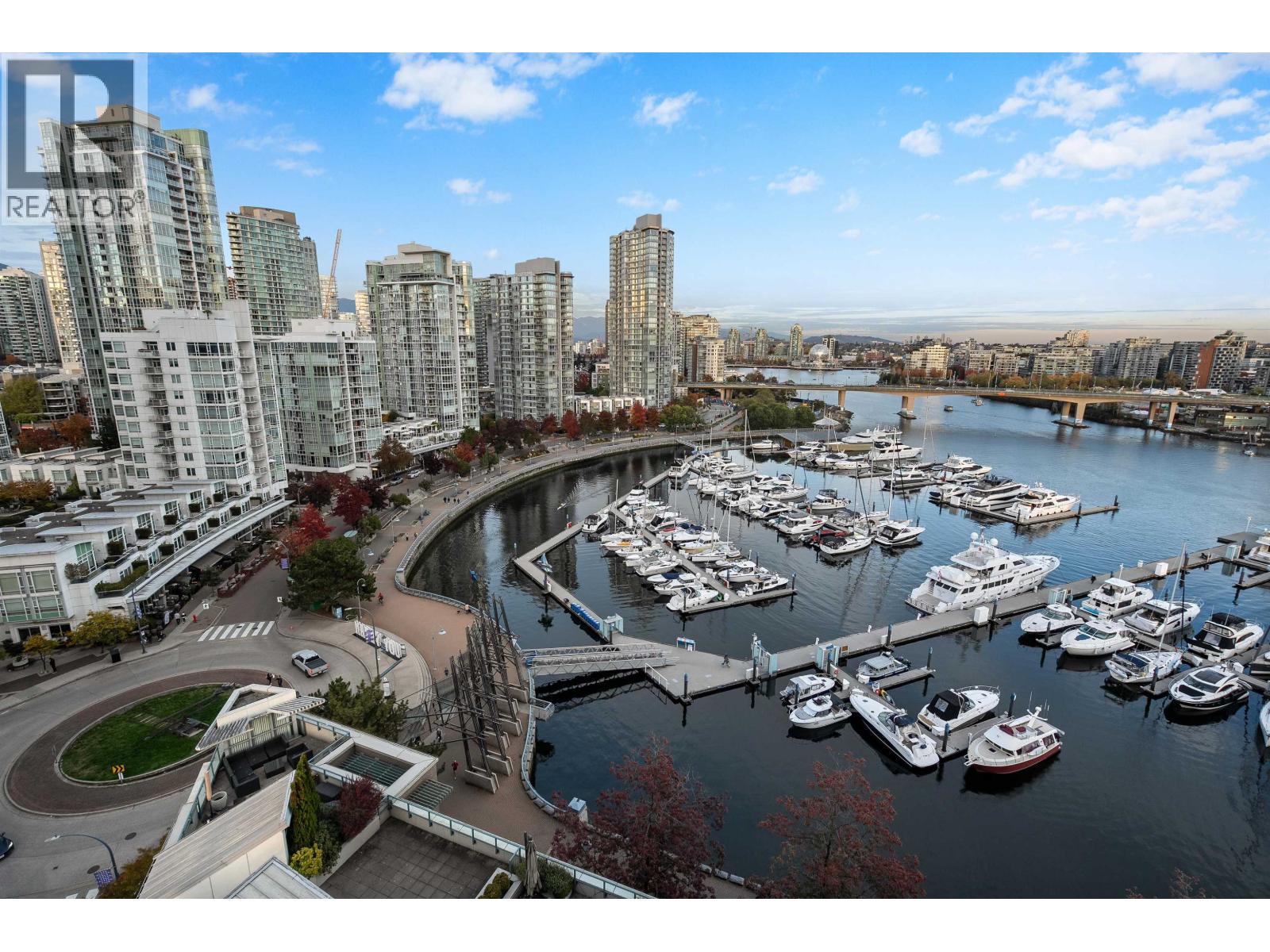 Photo 8 of 1706 1228 MARINASIDE CRESCENT