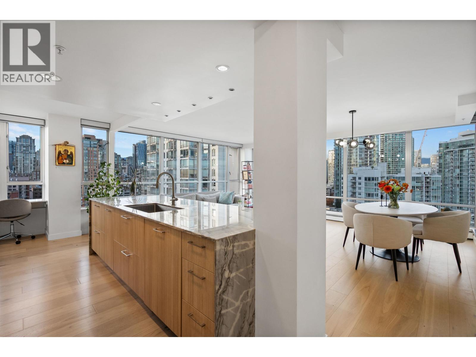 Photo 16 of 1706 1228 MARINASIDE CRESCENT