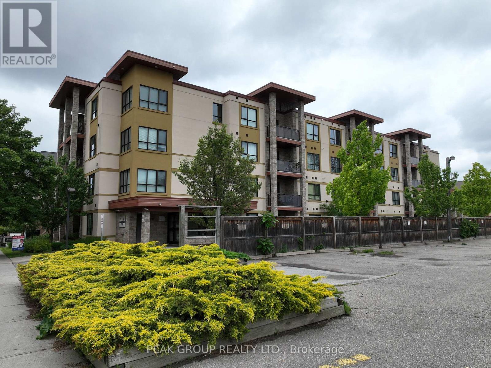 106 - 26 WELLINGTON STREET, St. Catharines (Downtown)