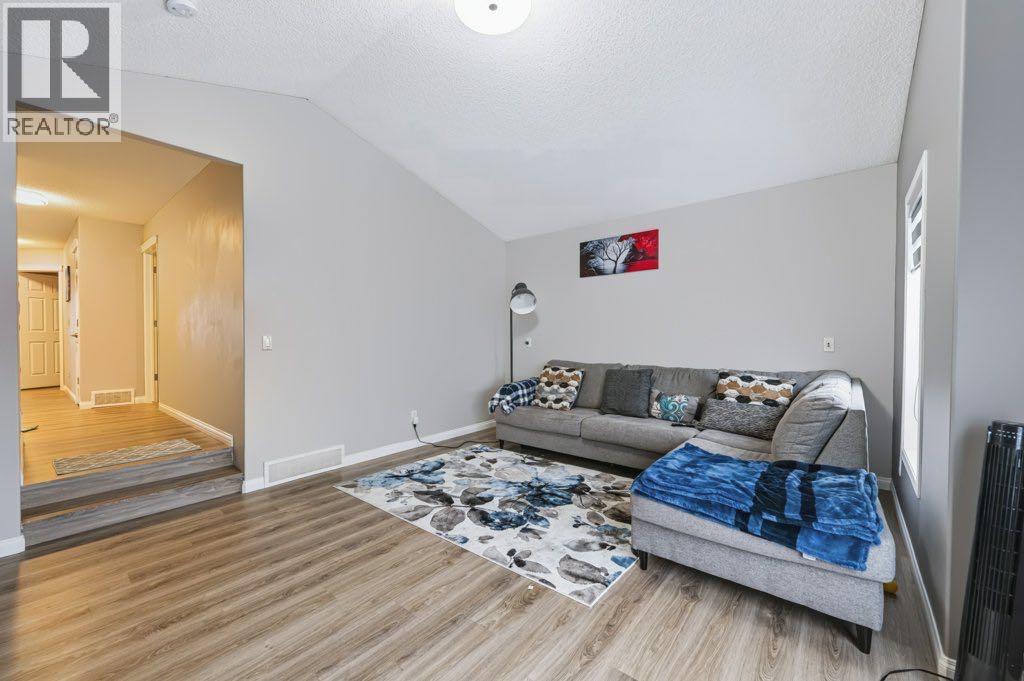 71 Cougarstone Court SW, Calgary — photo 27