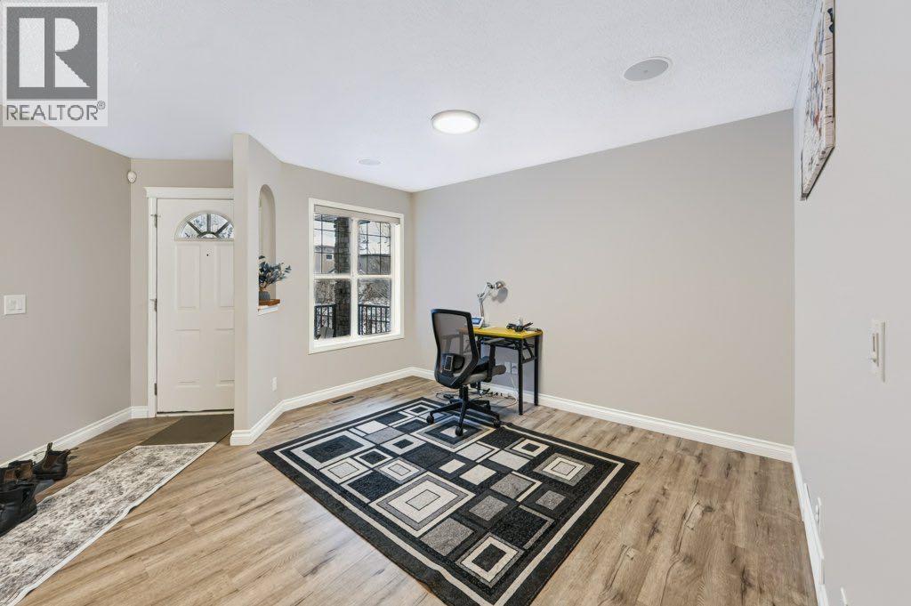 71 Cougarstone Court SW, Calgary — photo 7