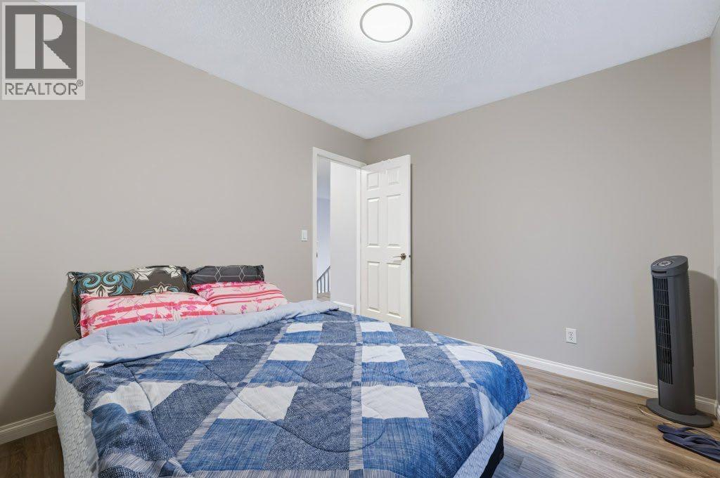 71 Cougarstone Court SW, Calgary — photo 25