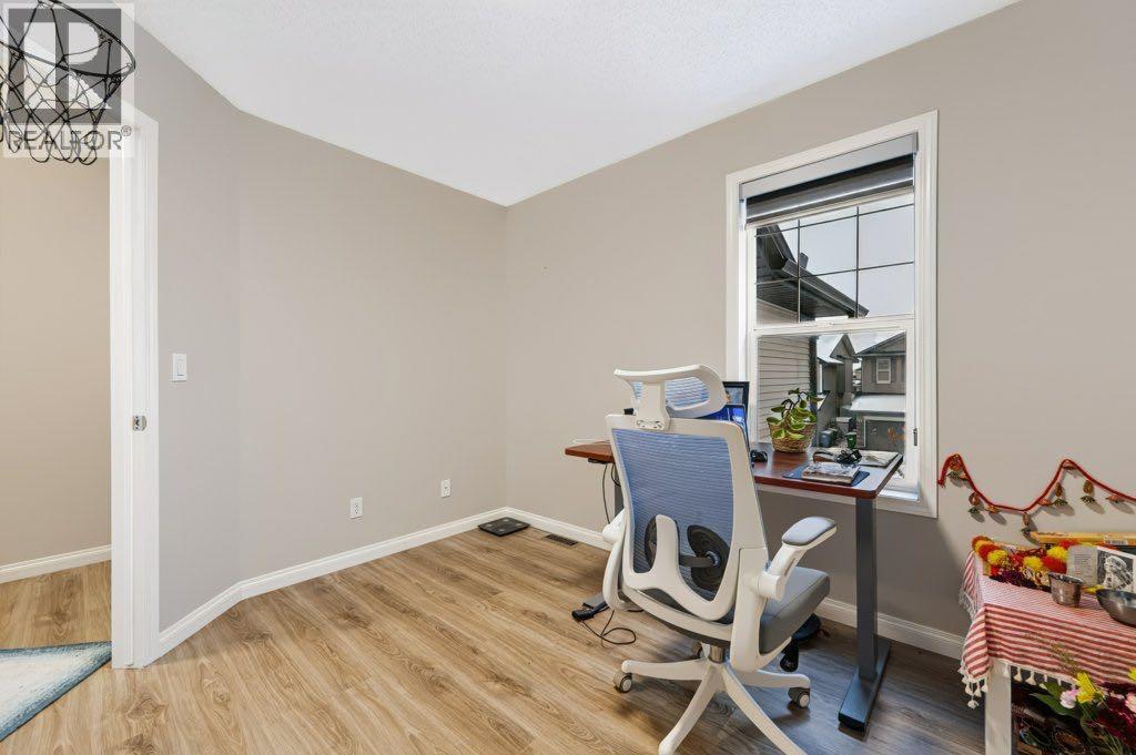 71 Cougarstone Court SW, Calgary — photo 21