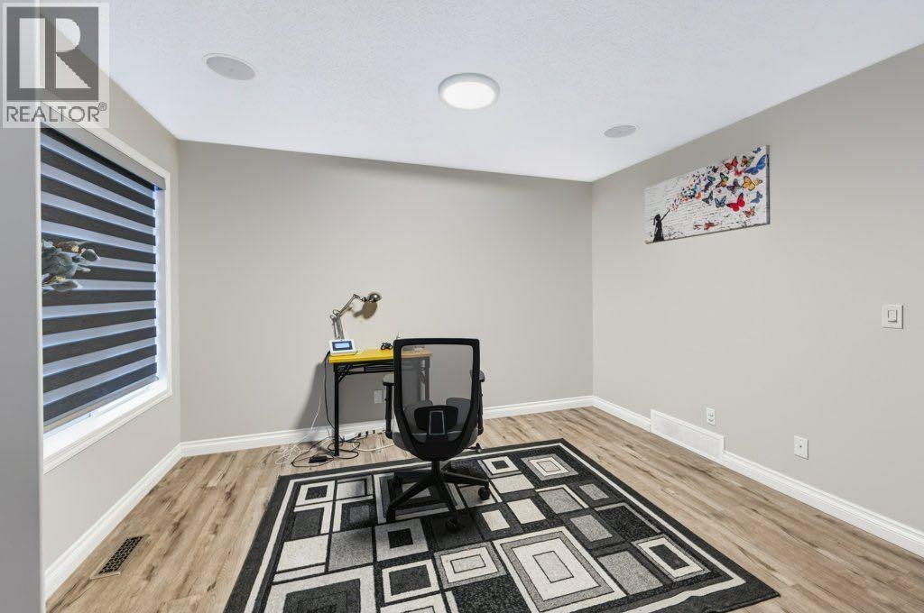 71 Cougarstone Court SW, Calgary — photo 6