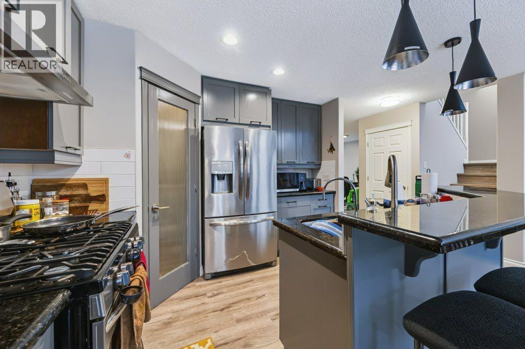 71 Cougarstone Court SW, Calgary — photo 15