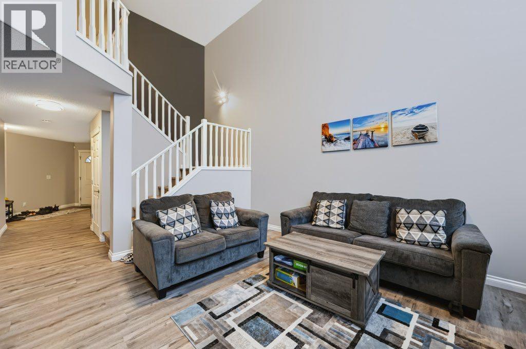 71 Cougarstone Court SW, Calgary — photo 10