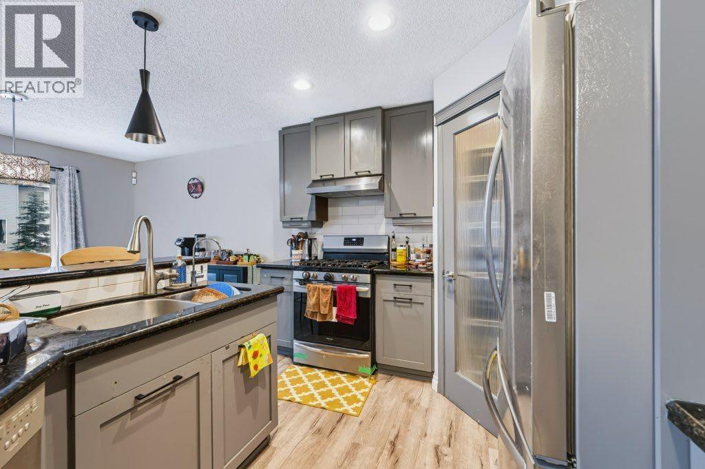 71 Cougarstone Court SW, Calgary — photo 16