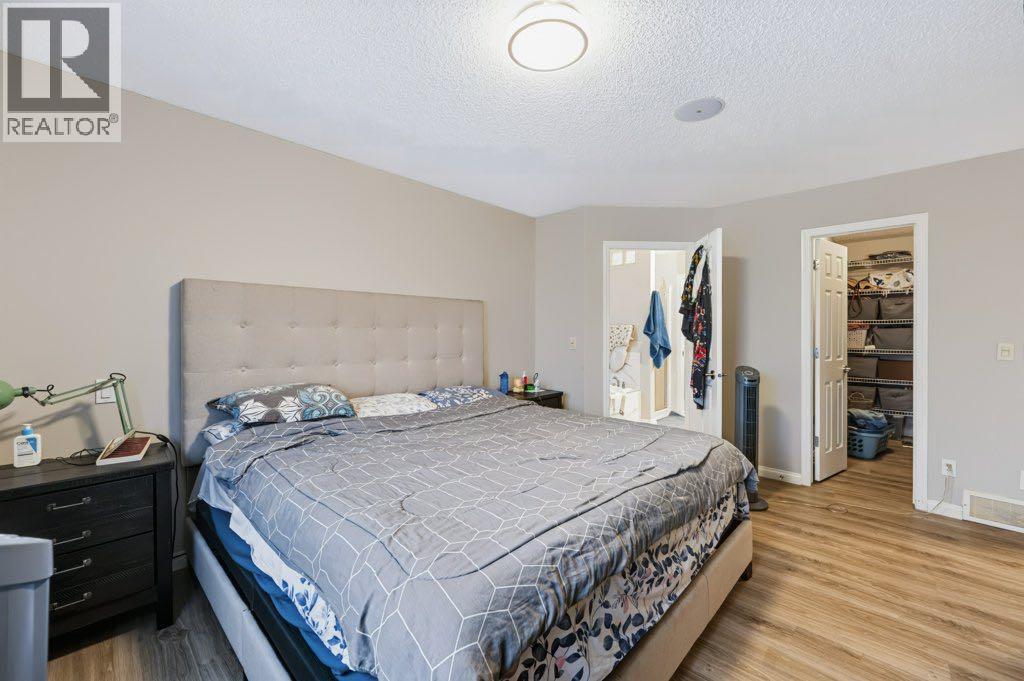 71 Cougarstone Court SW, Calgary — photo 18