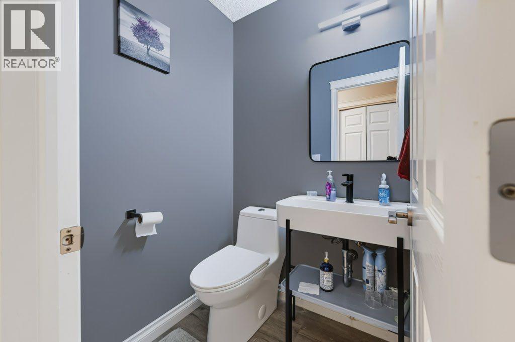 71 Cougarstone Court SW, Calgary — photo 13