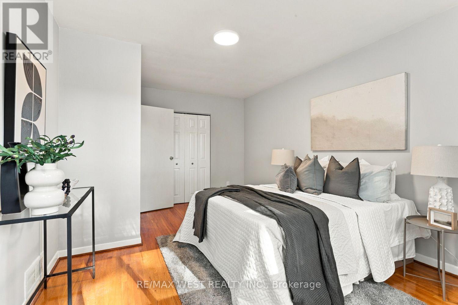 27 GARDENTREE STREET - 18