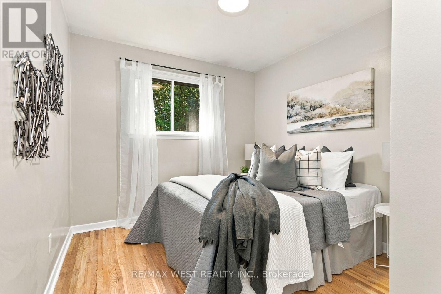 27 GARDENTREE STREET - 15