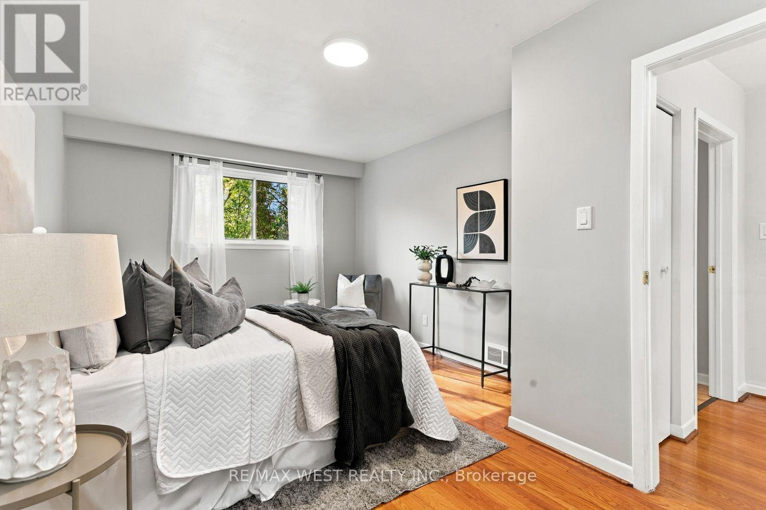27 GARDENTREE STREET - 17