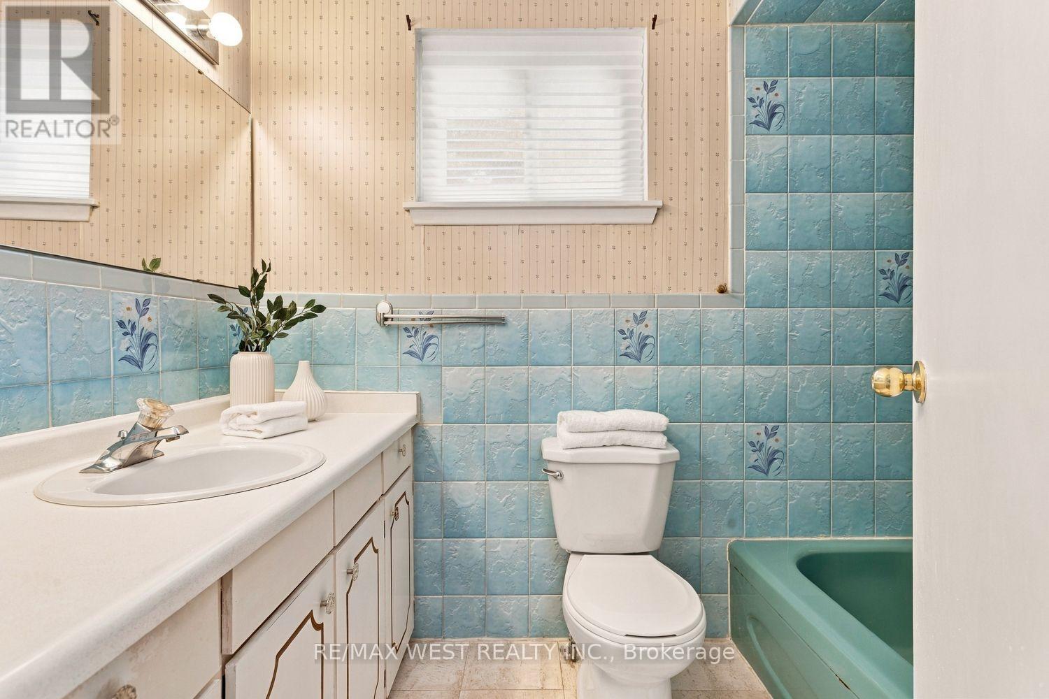 27 GARDENTREE STREET - 14