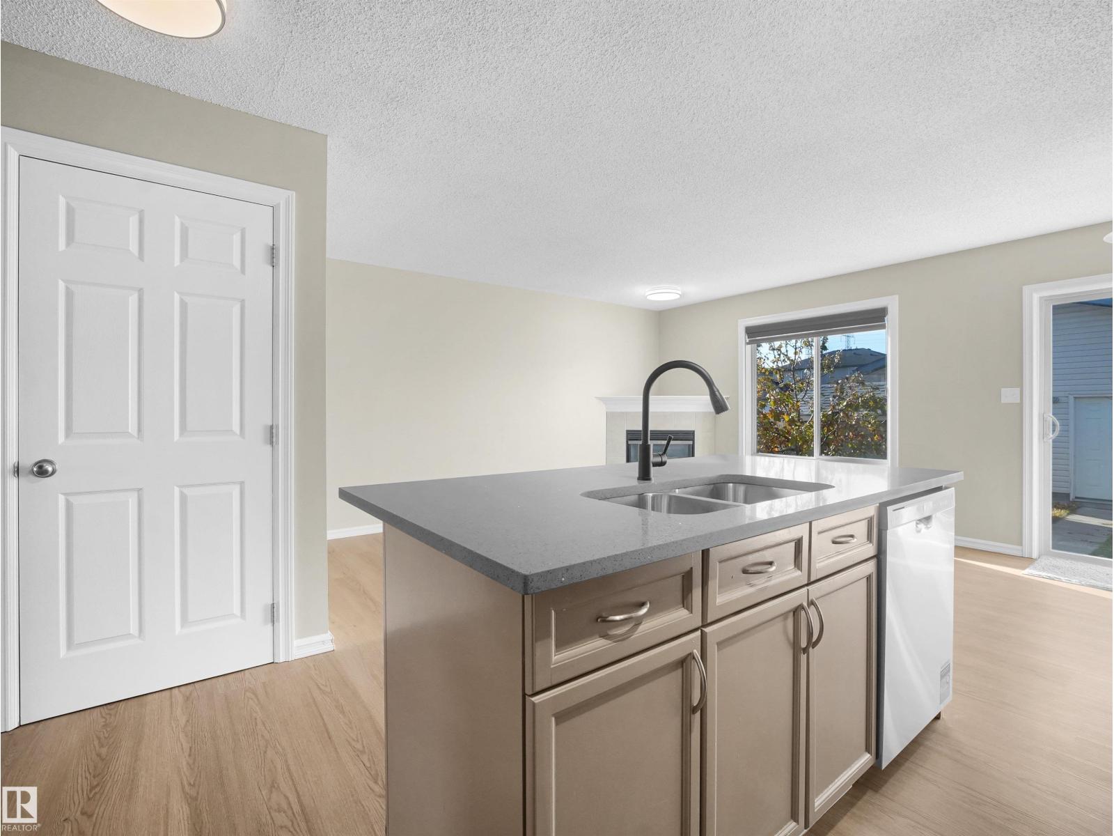 2816 25 Street NW, Silver Berry — photo 14 of 30: Property photo