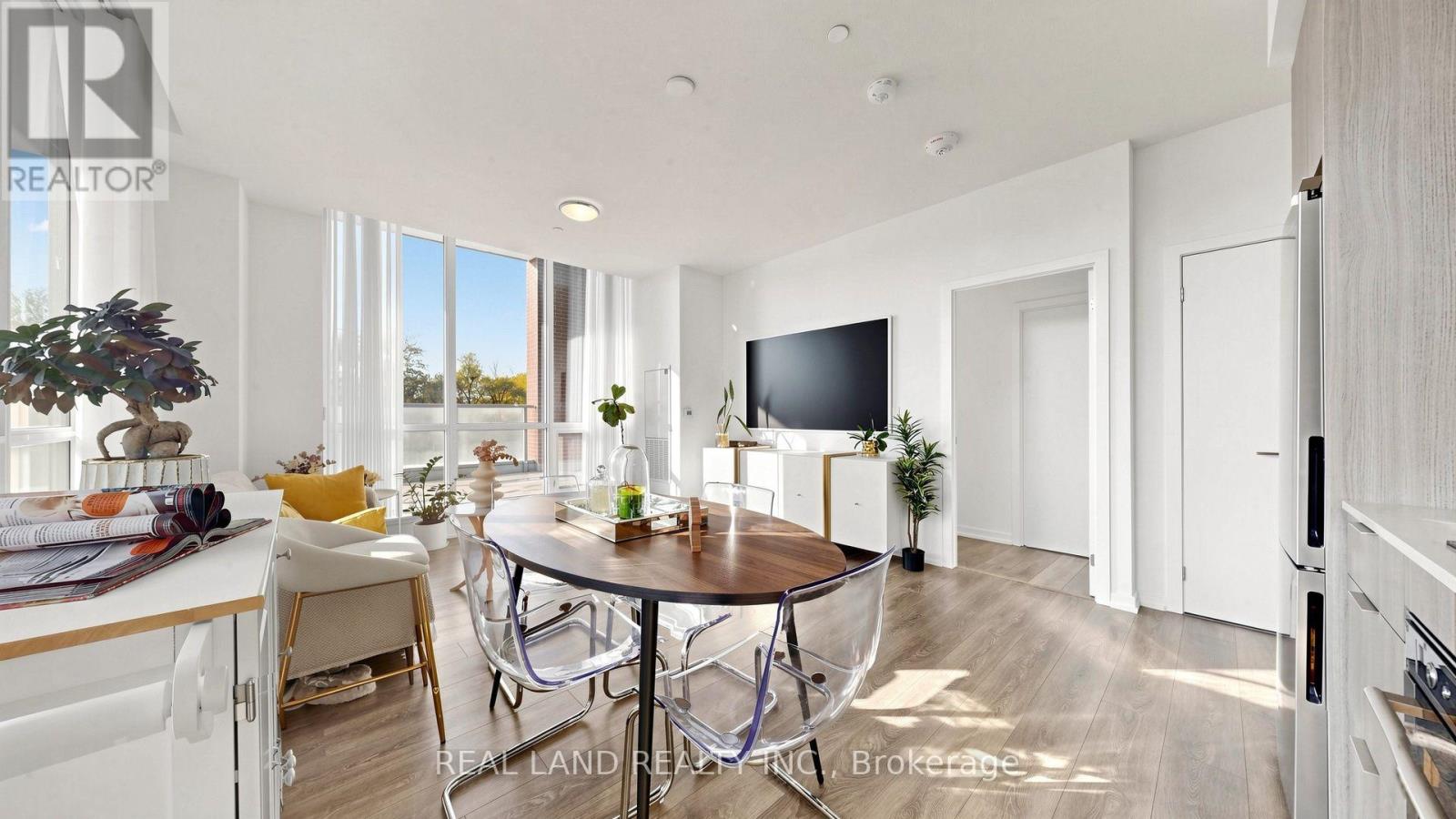 #A02 36 FOREST MANOR ROAD - 14