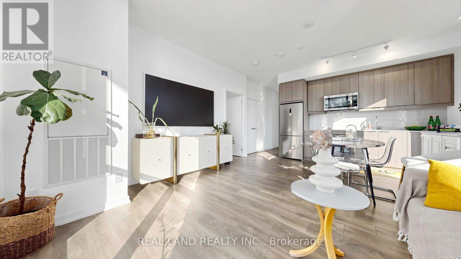 #A02 36 FOREST MANOR ROAD - 16