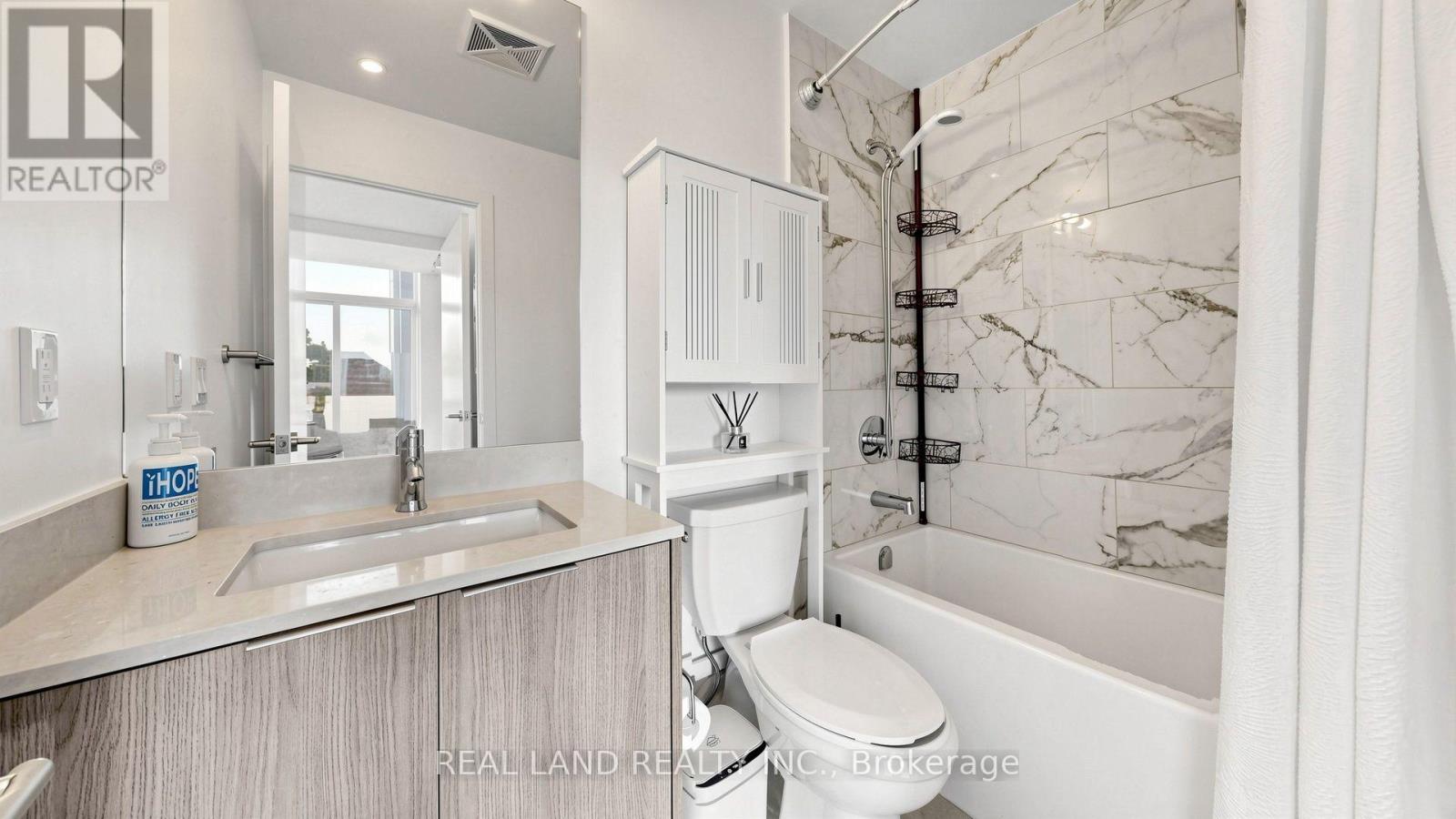 #A02 36 FOREST MANOR ROAD - 21
