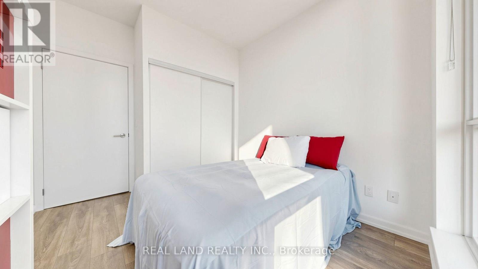 #A02 36 FOREST MANOR ROAD - 23