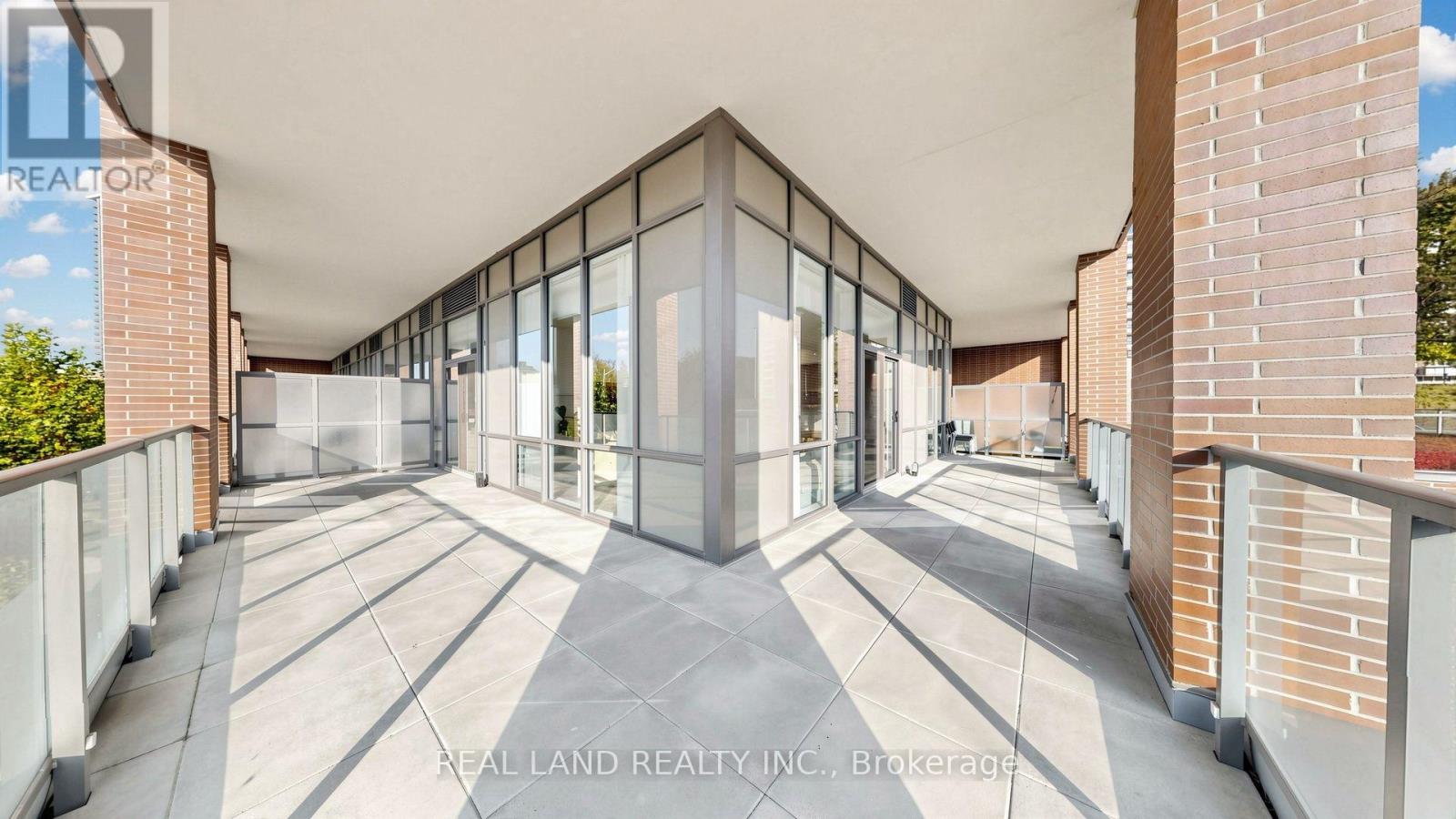 #A02 36 FOREST MANOR ROAD - 29