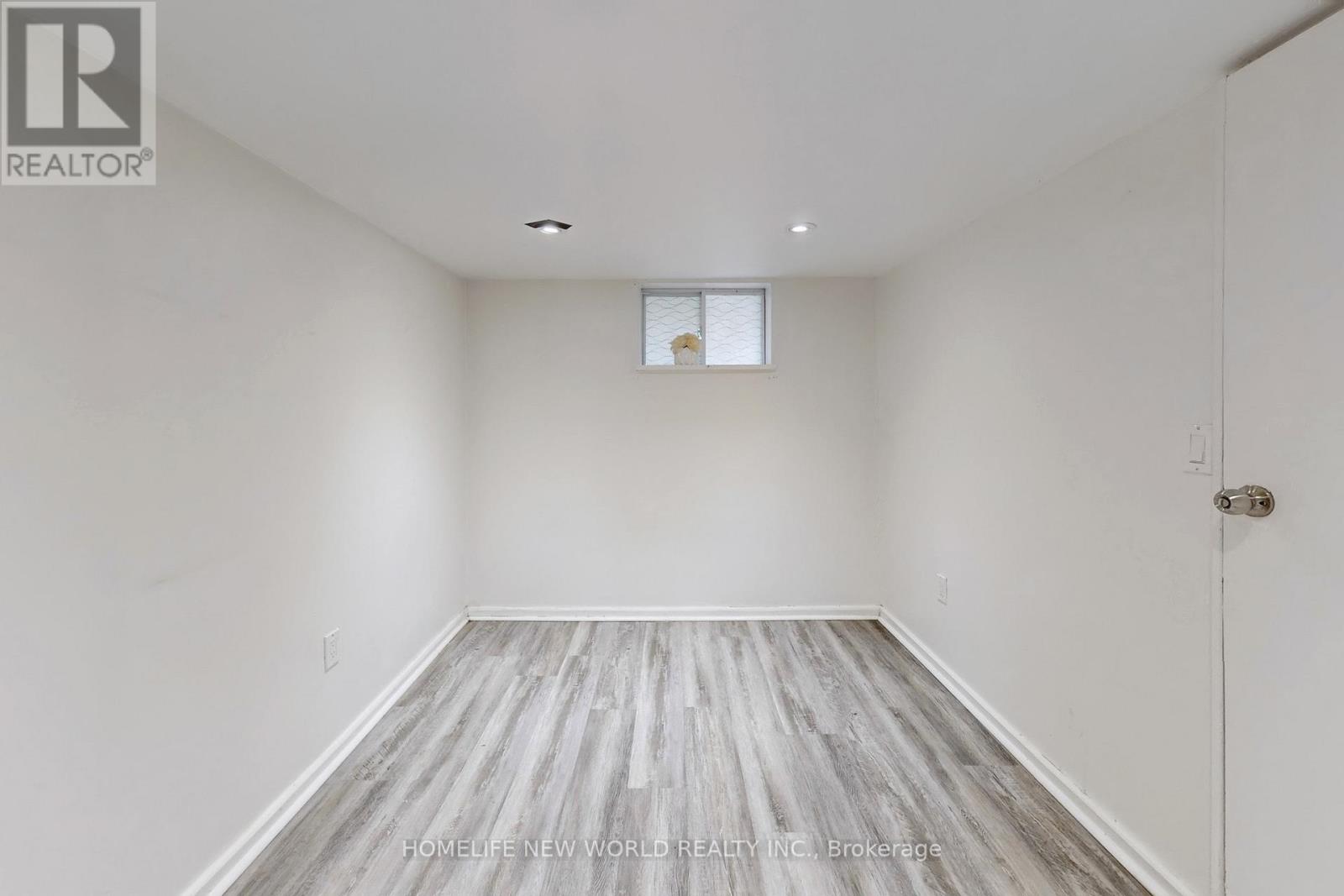 14 FRANKLIN AVENUE - 30