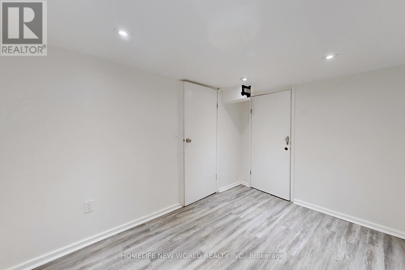 14 FRANKLIN AVENUE - 31
