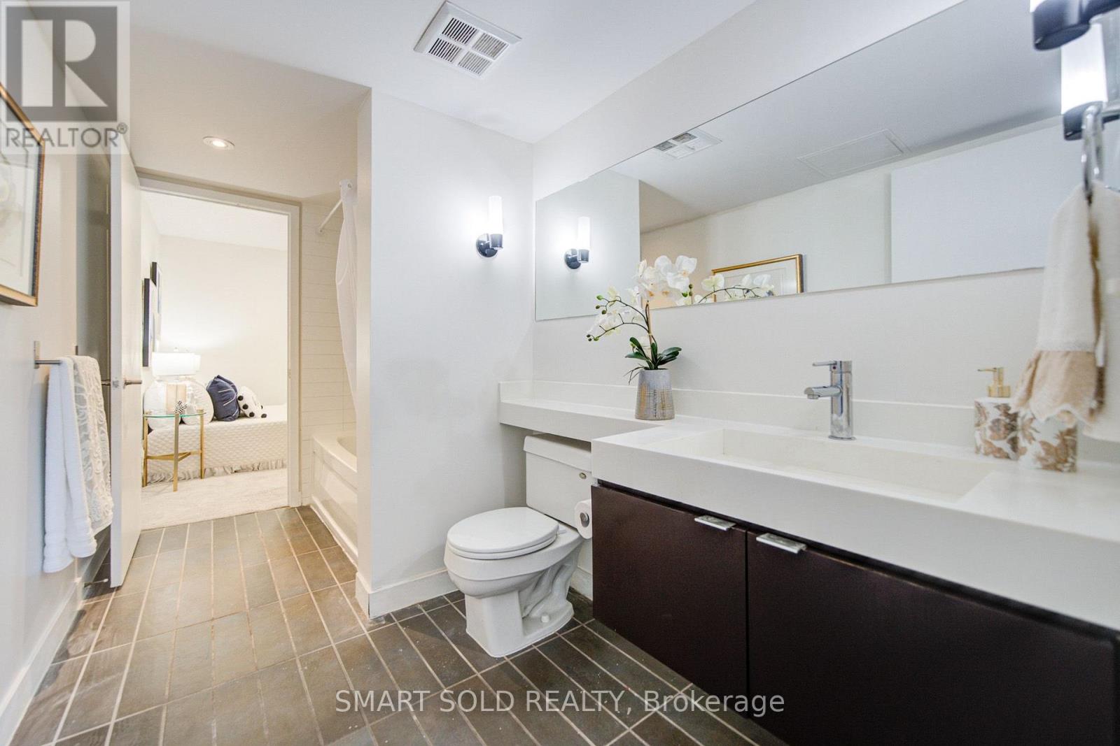 #1121 4K SPADINA AVENUE - 22