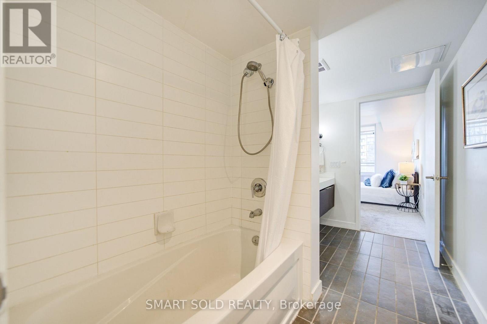 #1121 4K SPADINA AVENUE - 23