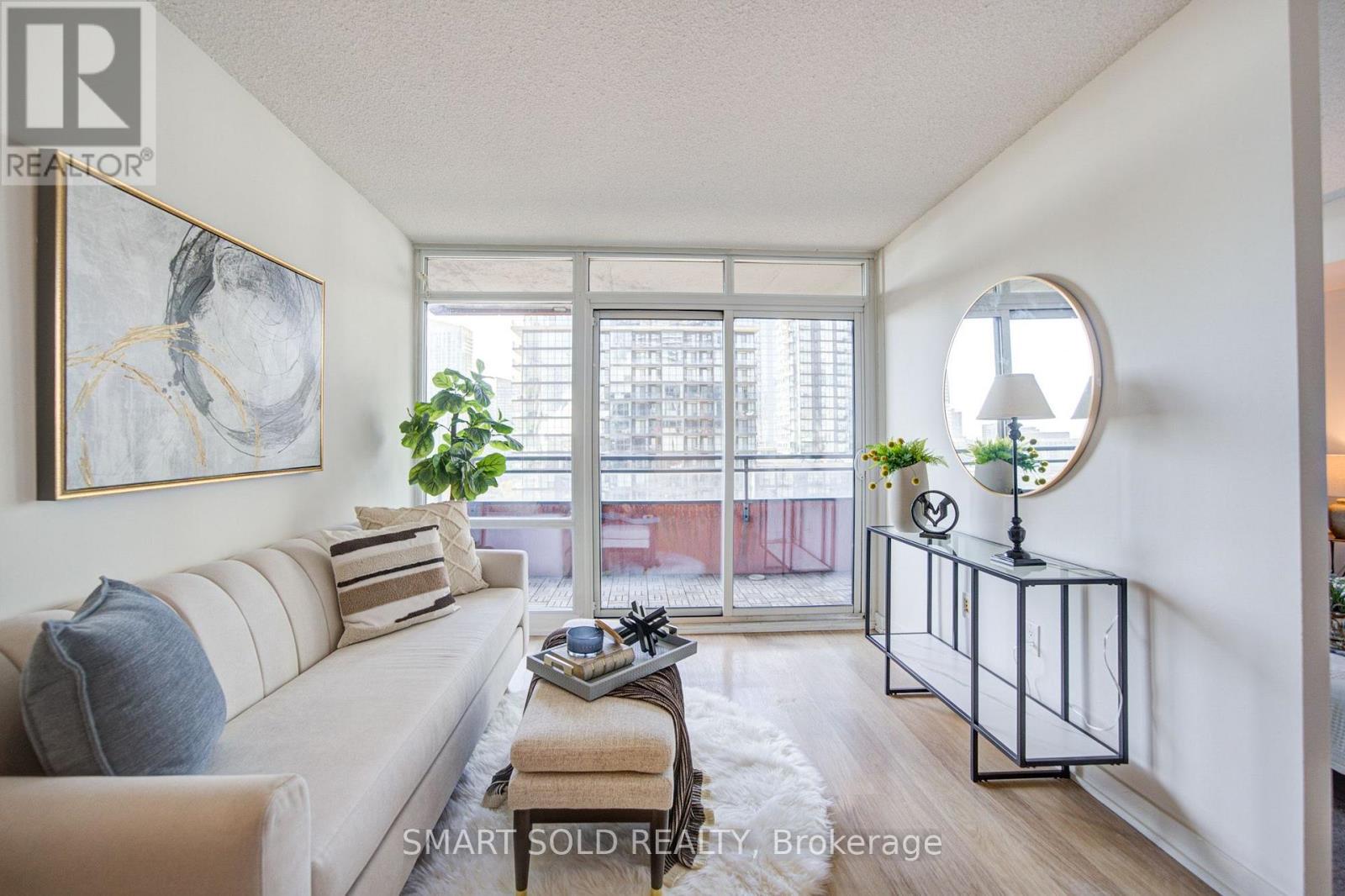 #1121 4K SPADINA AVENUE - 5