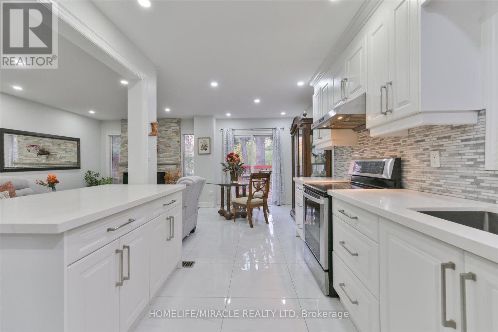 #46 10 CARDWELL AVENUE - 11