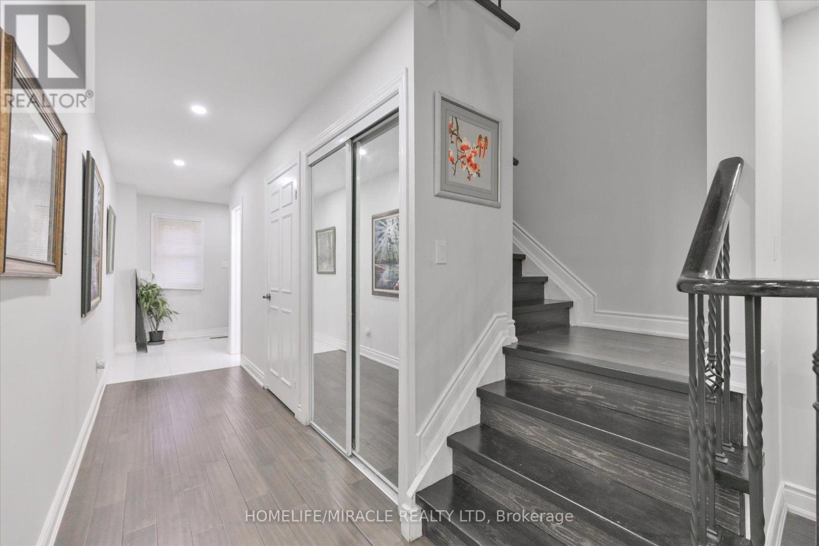 #46 10 CARDWELL AVENUE - 14