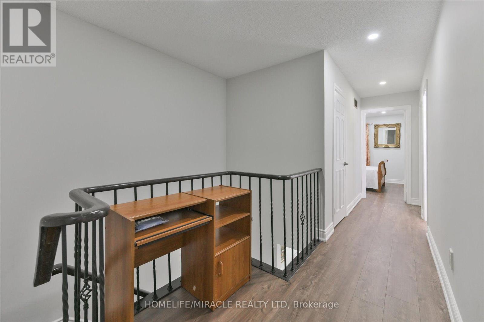 #46 10 CARDWELL AVENUE - 15