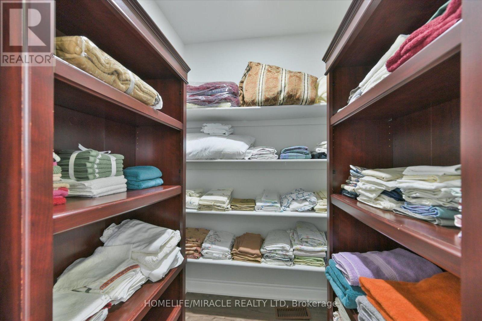 #46 10 CARDWELL AVENUE - 27