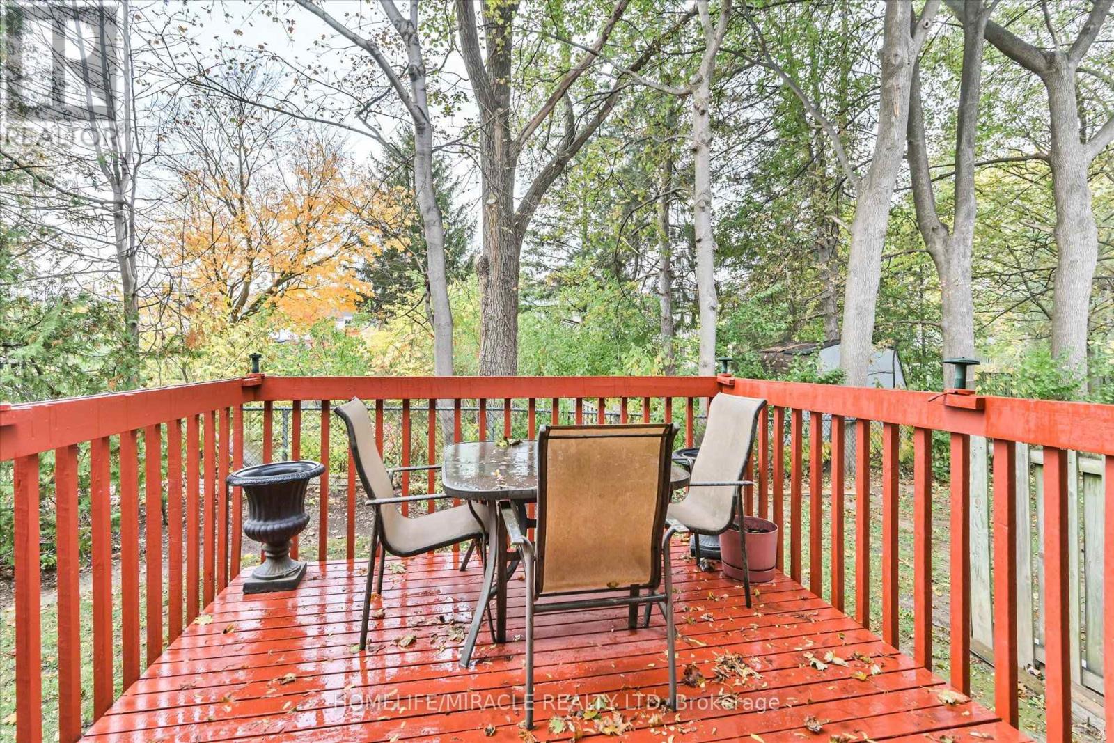 #46 10 CARDWELL AVENUE - 32