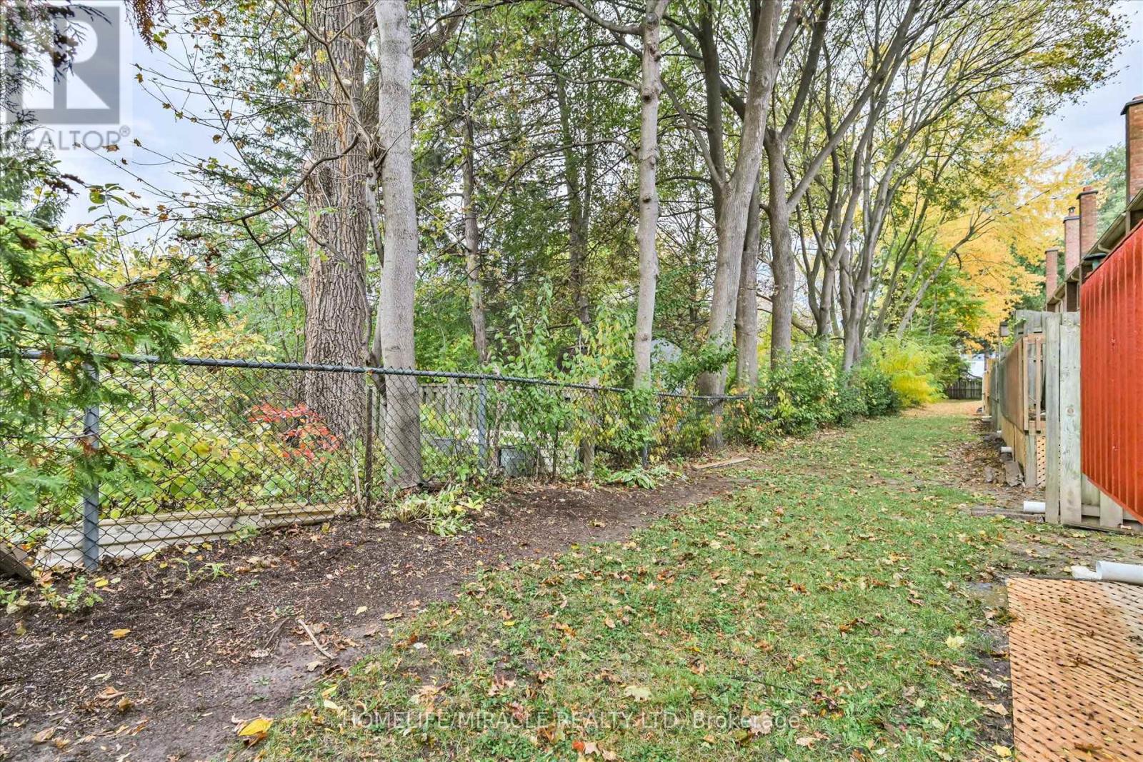 #46 10 CARDWELL AVENUE - 34