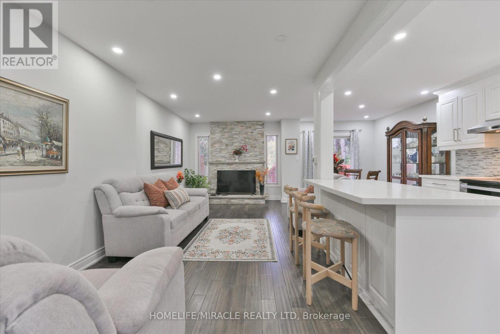 #46 10 CARDWELL AVENUE - 6